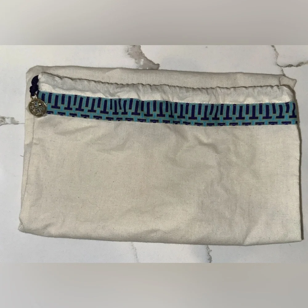 Tory Burch Marion Quilted Leather T-Strap Sandal Size 7 Color Sand W Box & Bag - Picture 15 of 16